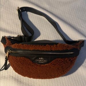 Rare Coach Shearling Belt Bag – Fuzzy Brown & Black Leather, Gold Logo. Like New